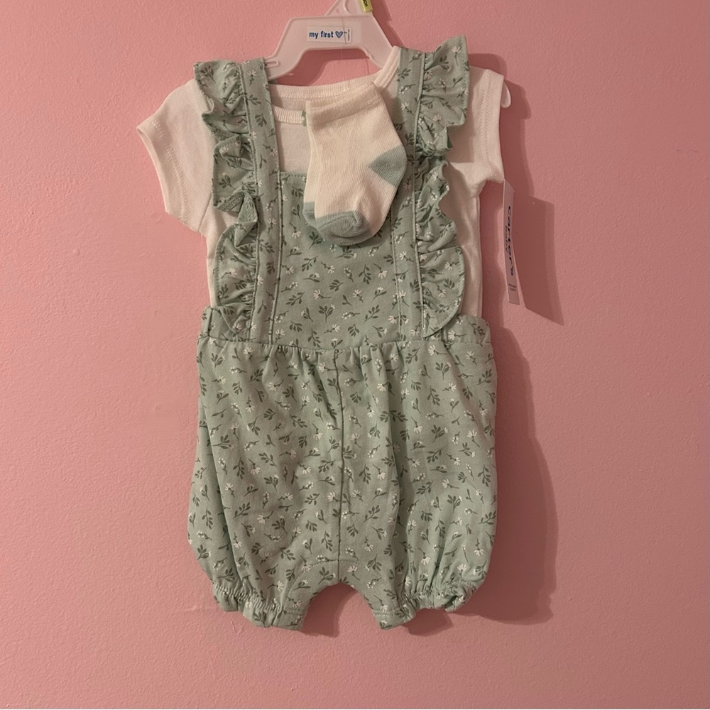 NWT Carter's 3 Month Floral 3pc Tee, Romper, Sock Set